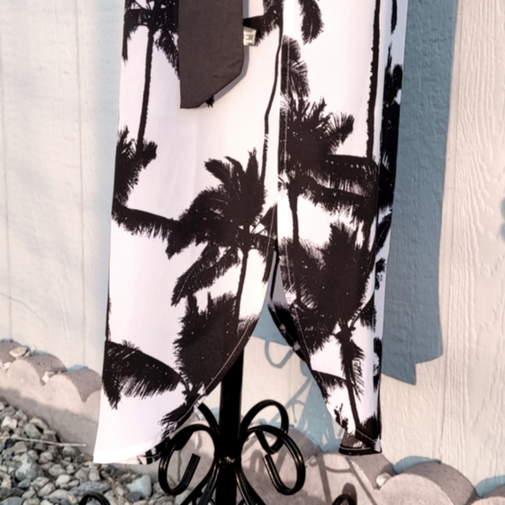 Kensie Maxi Sleeveless Dress - Picture 8 of 11